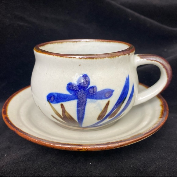 Vintage EUC Set of 6, Rustic Farmhouse Ceramic Gray/Blue Floral Cups and Saucers - Picture 6 of 17